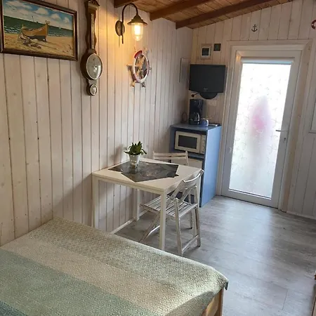 Apartment Stornia *