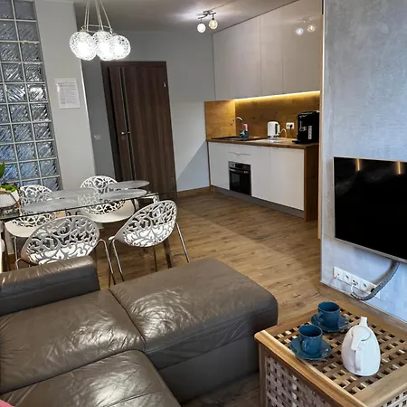 Stornia Apartament *